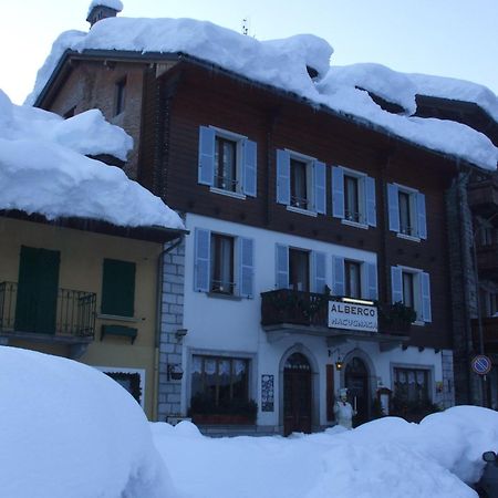 Albergo Ristorante Macugnaga Buitenkant foto